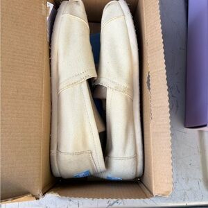 Toms Cream/ Natural Classic Shoes Minimalist